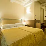 Alexander Hotel