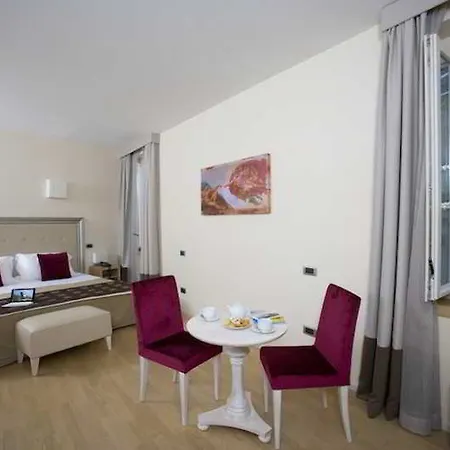 Alexander 3* 아시시