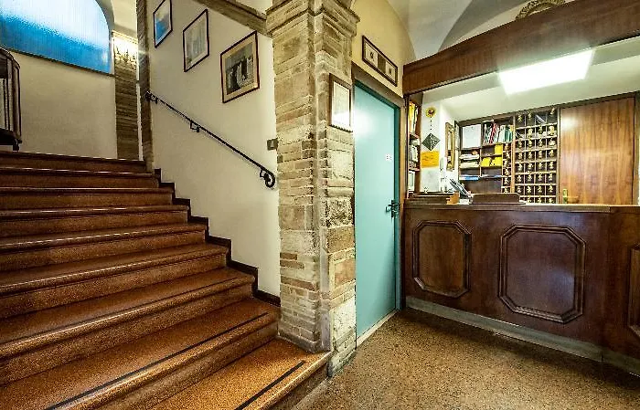 Alexander Hotel Asyż